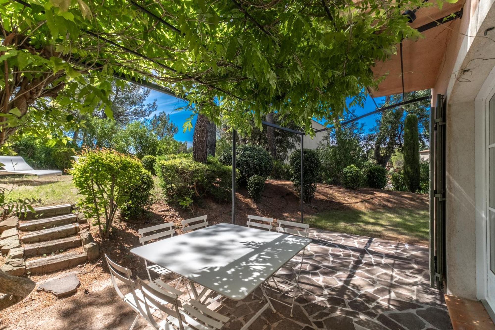 La Motte Les Appartements Et Maisons Du Domaine De Saint Endreol Golf & Spa Resort מראה חיצוני תמונה