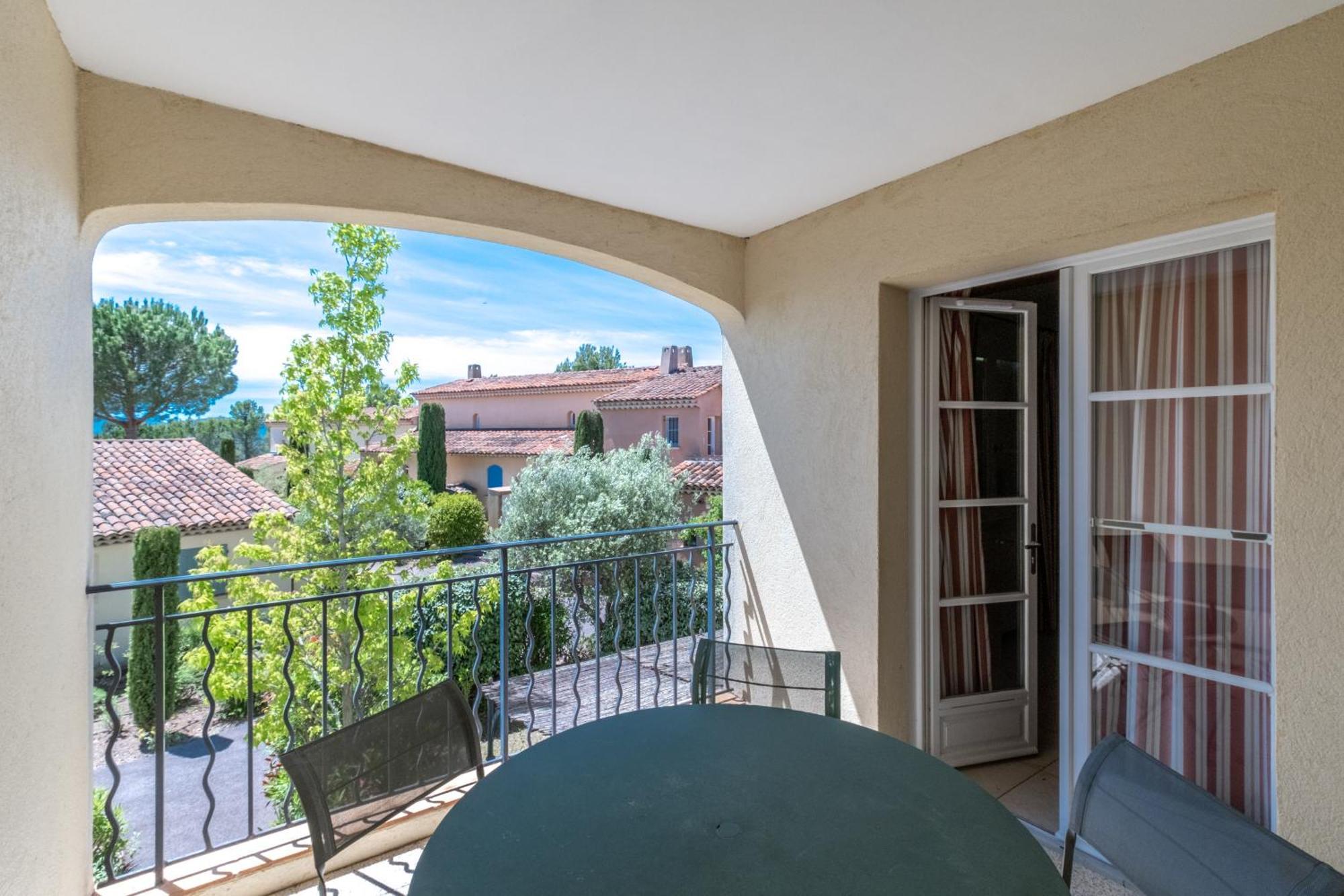 La Motte Les Appartements Et Maisons Du Domaine De Saint Endreol Golf & Spa Resort מראה חיצוני תמונה